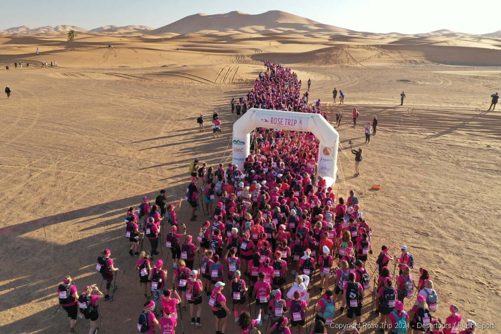 rosetrip_deserttour_nimes_gardoroses_octobrerose_trek_caritatif_associations_cancer_prevention_reveildumidi