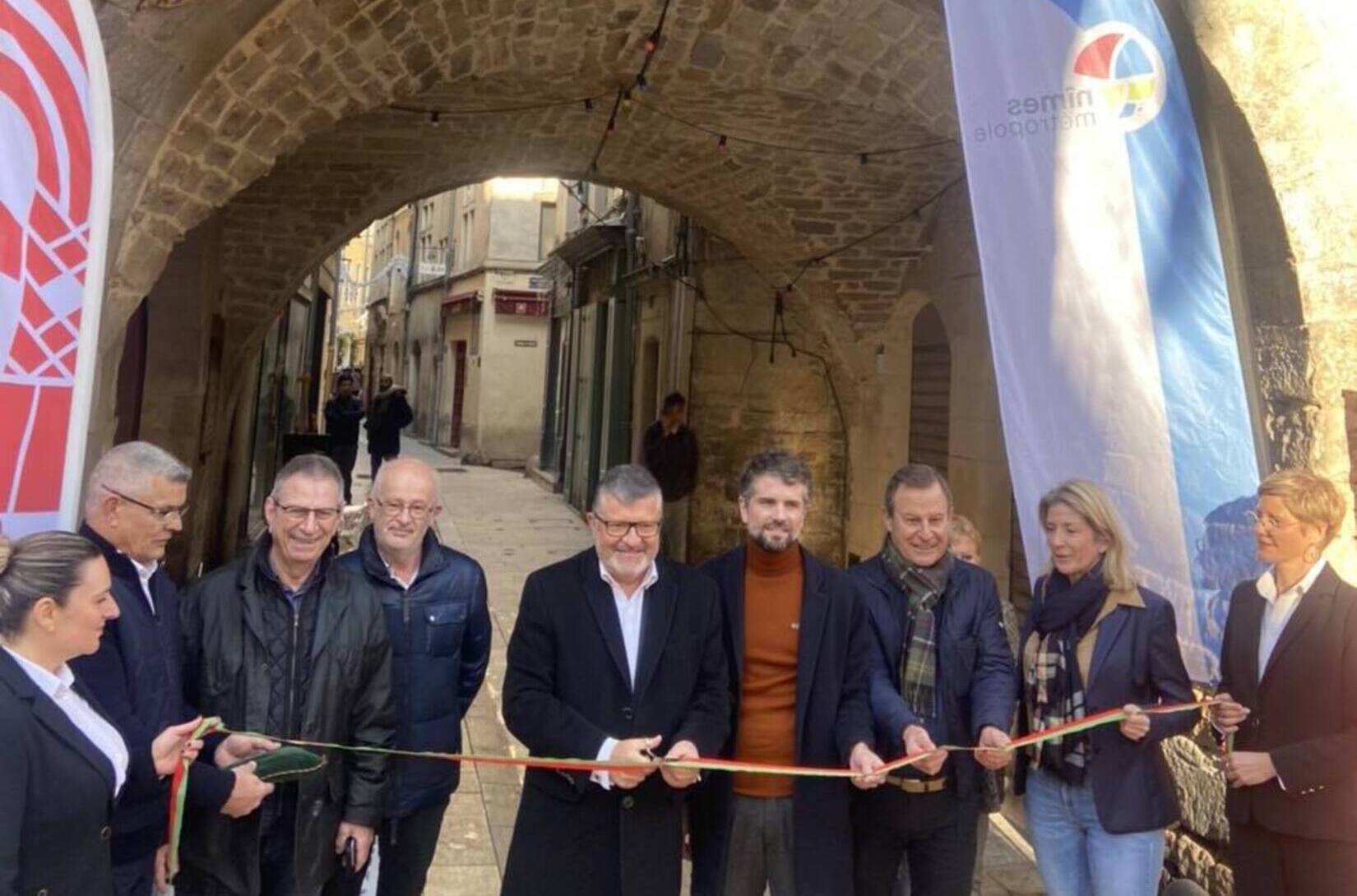 ruefresque_nimes_arche_ecusson_nimes_ecussonnimois_coeurdenimes_valentinewolber_mairedenimes_franckproust_agglo_nimesmetropole_travauxd'amenagement_inauguration_travaux_centre-ville_reveildumidi