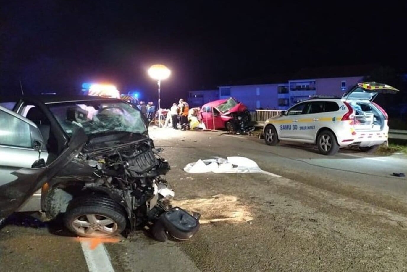 Accident_milhaud_choc_frontal_mort_blessés_graves_le_réveil_du_midi