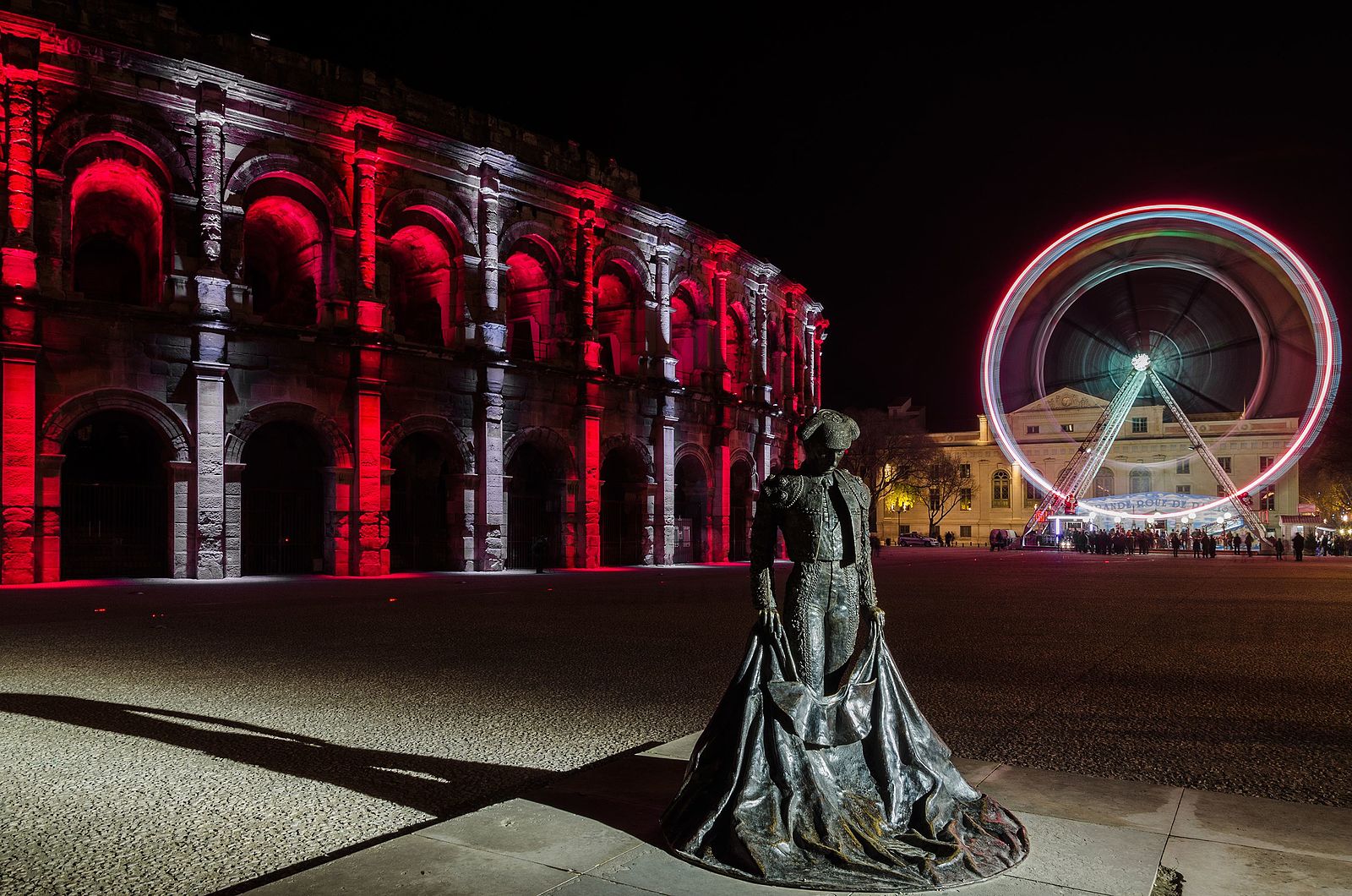 Remettez votre liste de cadeaux au Père Noël dans les arènes de Nîmes Gard Festivités 