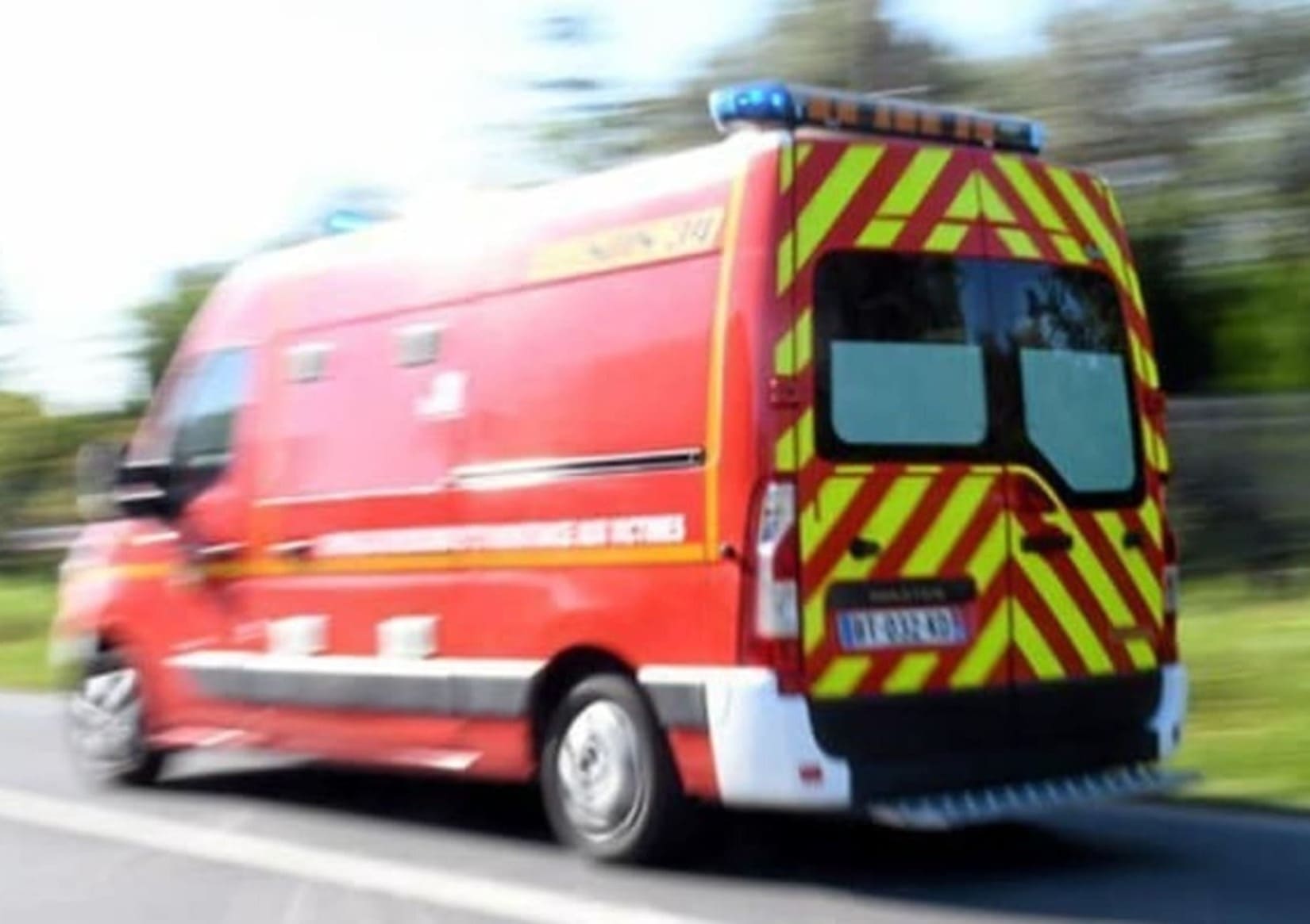 accident de la circulation mort meurt décès jeune homme 18 ans Gard Arpaillargues-et-Aureillac Uzès