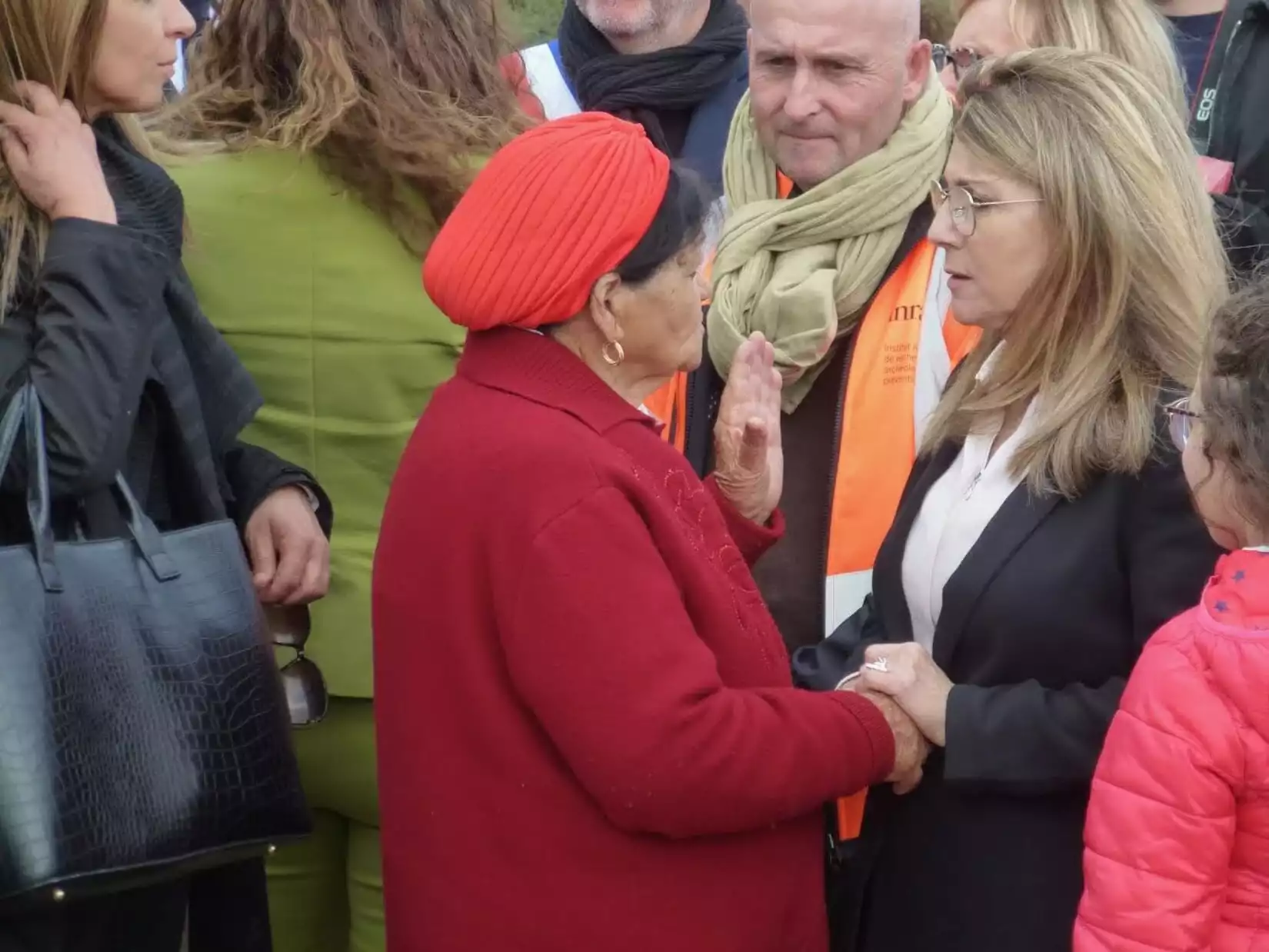 La secrétaire d'État face aux familles le vendredi 21 avril. Crédit photo P.Beuvron