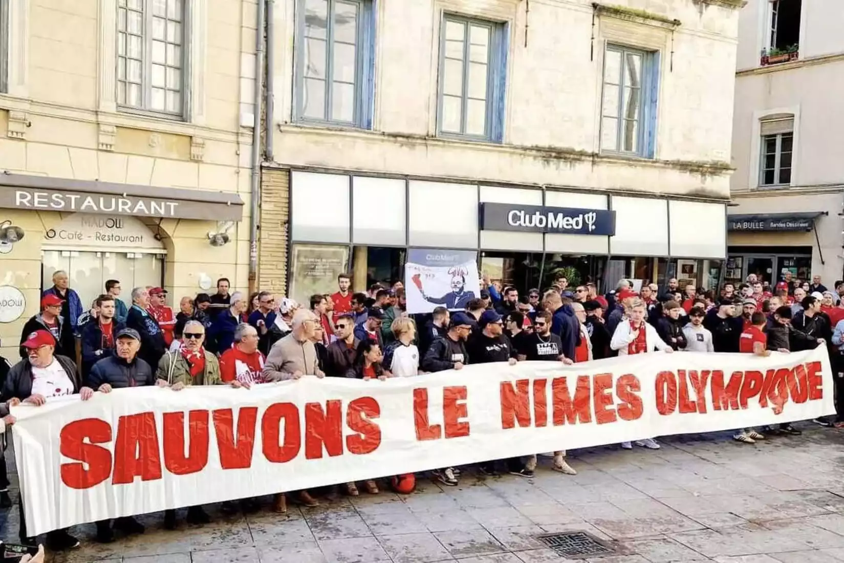 Collectif sauvons le Nîmes olympique football sport association