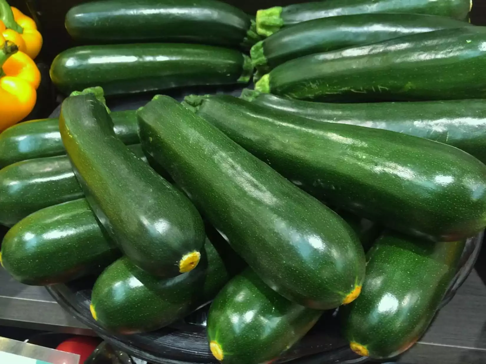 Nîmes Distribution de 800kg de courgettes par l’association Table Ouverte Gard Gambetta