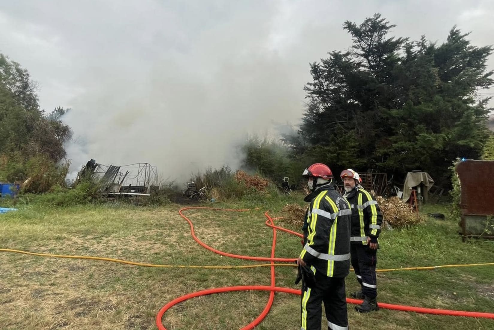 Incendie fait divers hangar entrepôt blessé pompiers véhicules