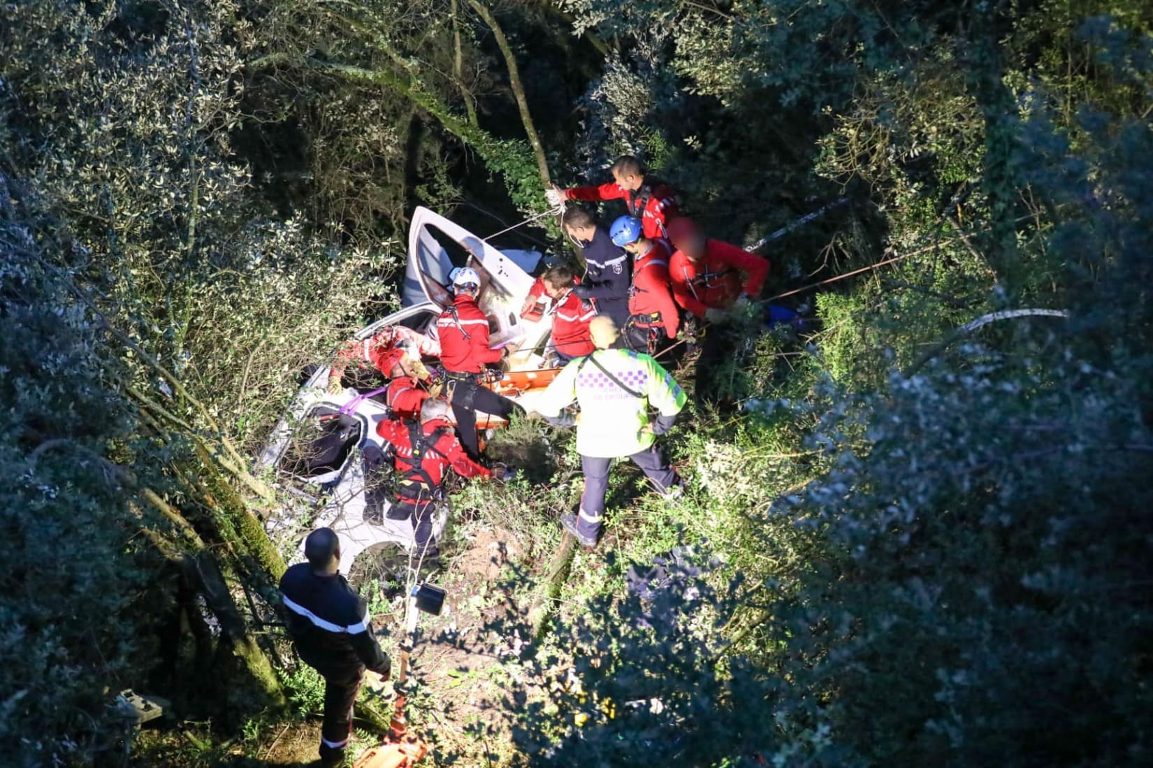 Fait divers chute voiture pont accident pompiers GRIMP