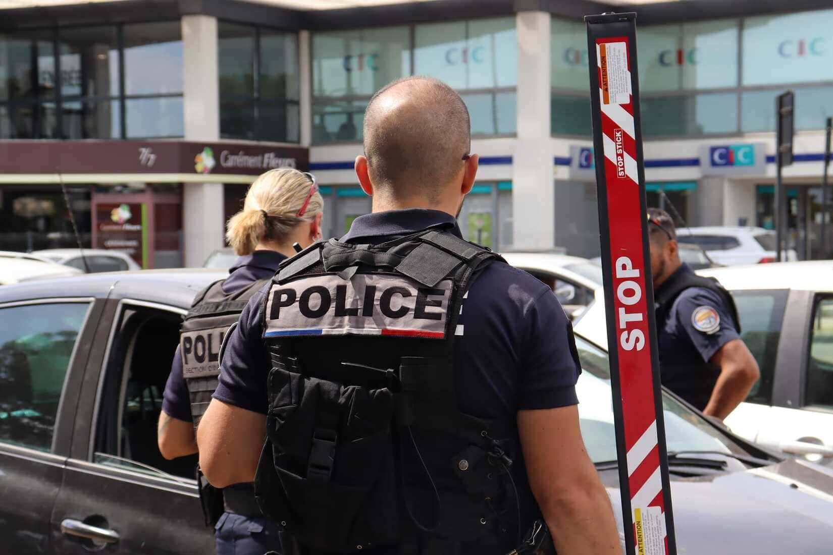 Fait divers alcool volant conducteur percute voiture police