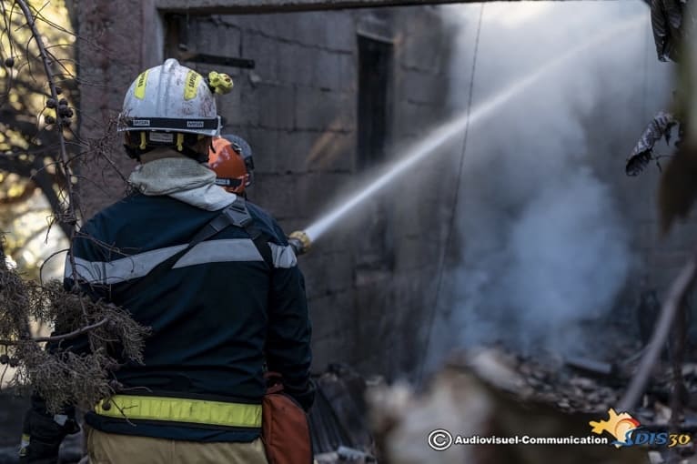 Fait divers sapeurs pompiers hélicoptère dash incendie feu de fôret