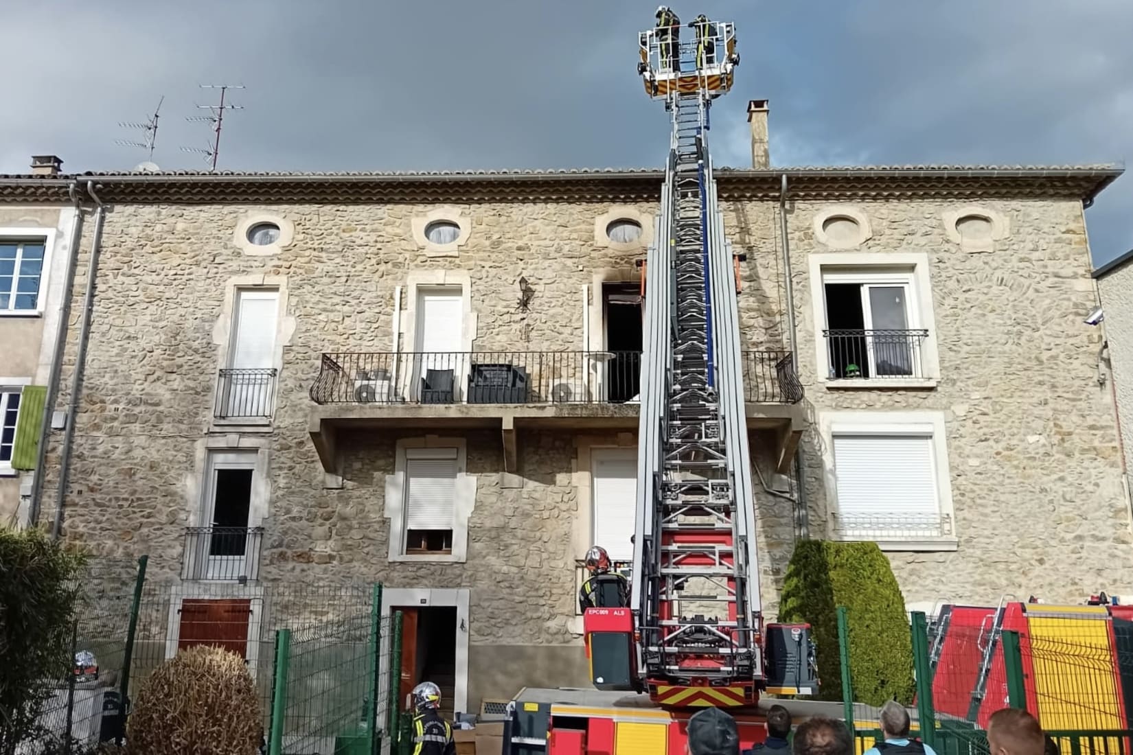 Meyrannes Fait divers appartement étage cuisine