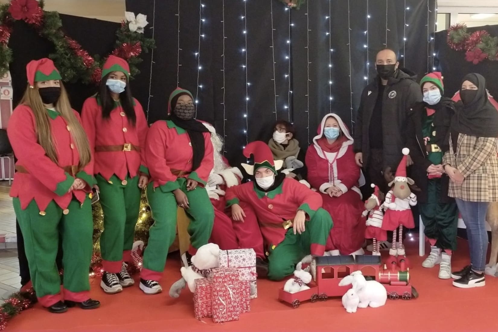 opération Père Noël et ses lutins association Humanimes bonbons gourmandises enfants