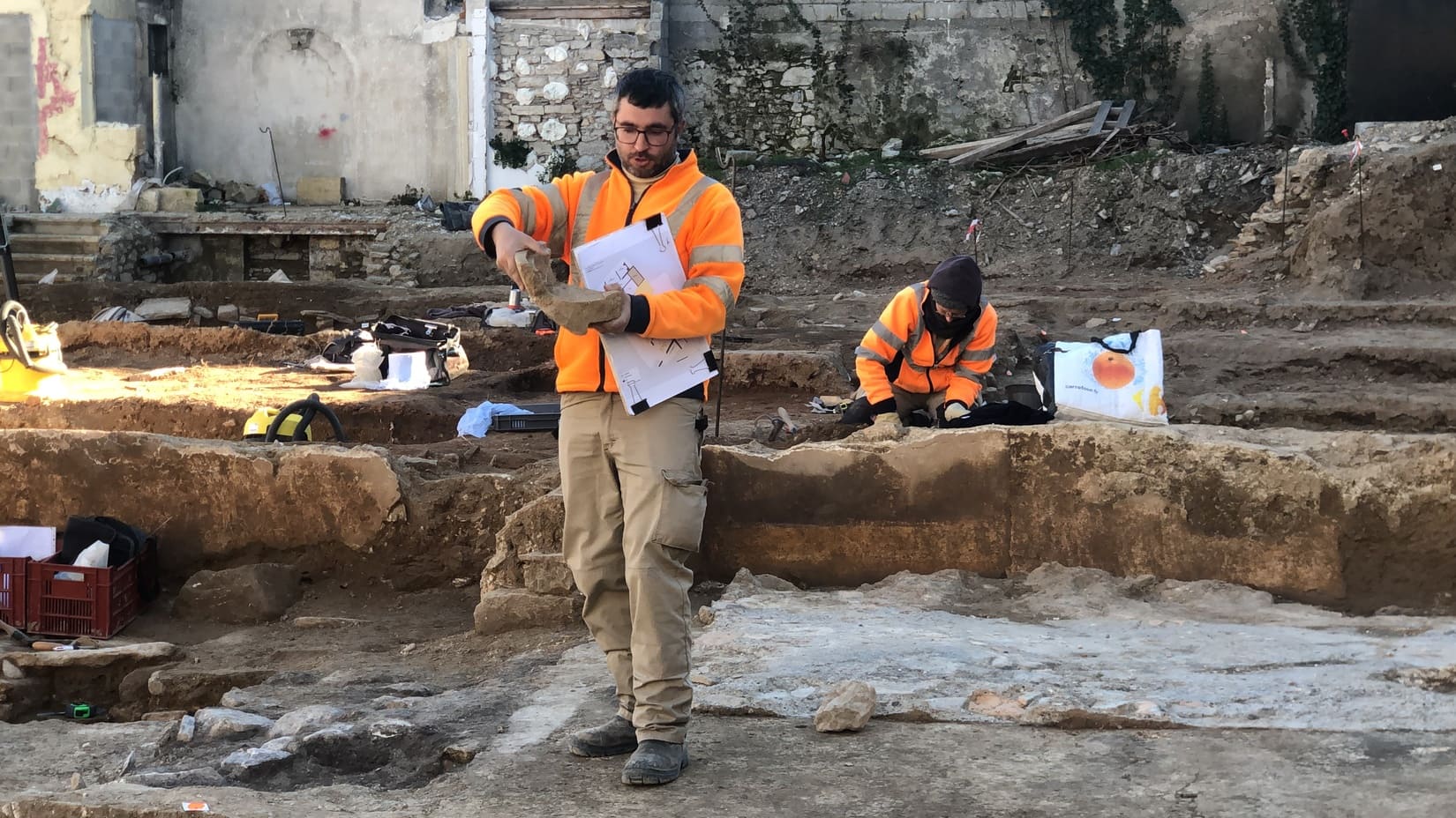 Ghislain Vincent et son équipe travaillent sur site depuis début novembre. Crédit photo : GG