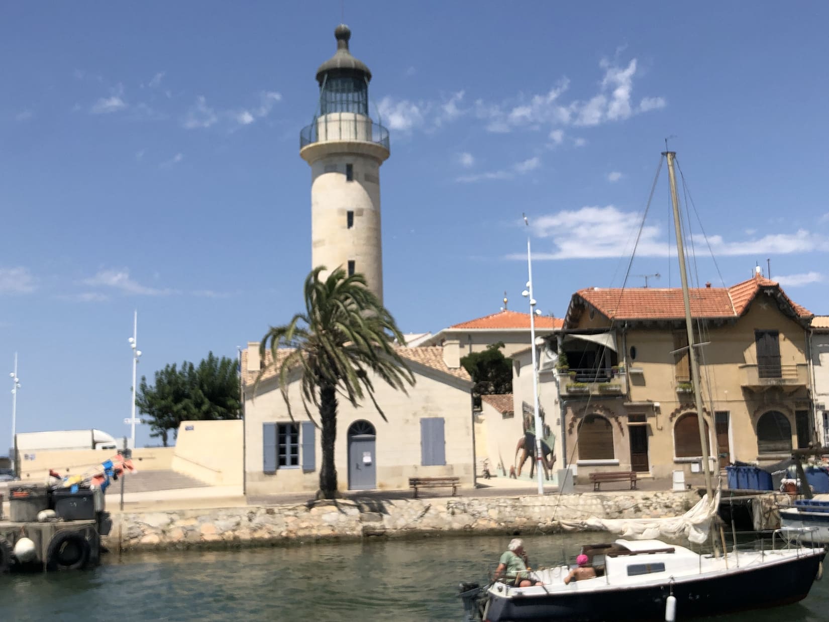 vieux phare grau du roi le reveil du midi