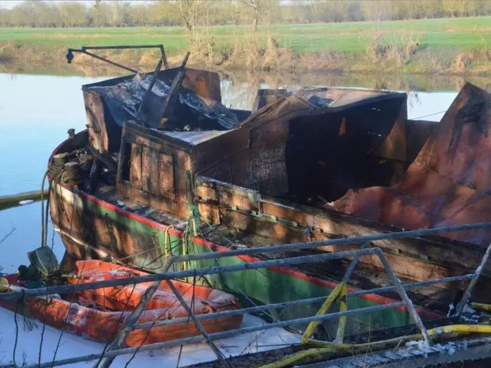 Incendie Feu Péniche Accident Pompier