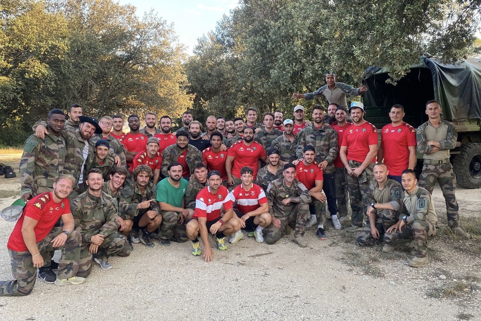 Rugby club nîmois stage légion étrangère joueurs commando cohésion