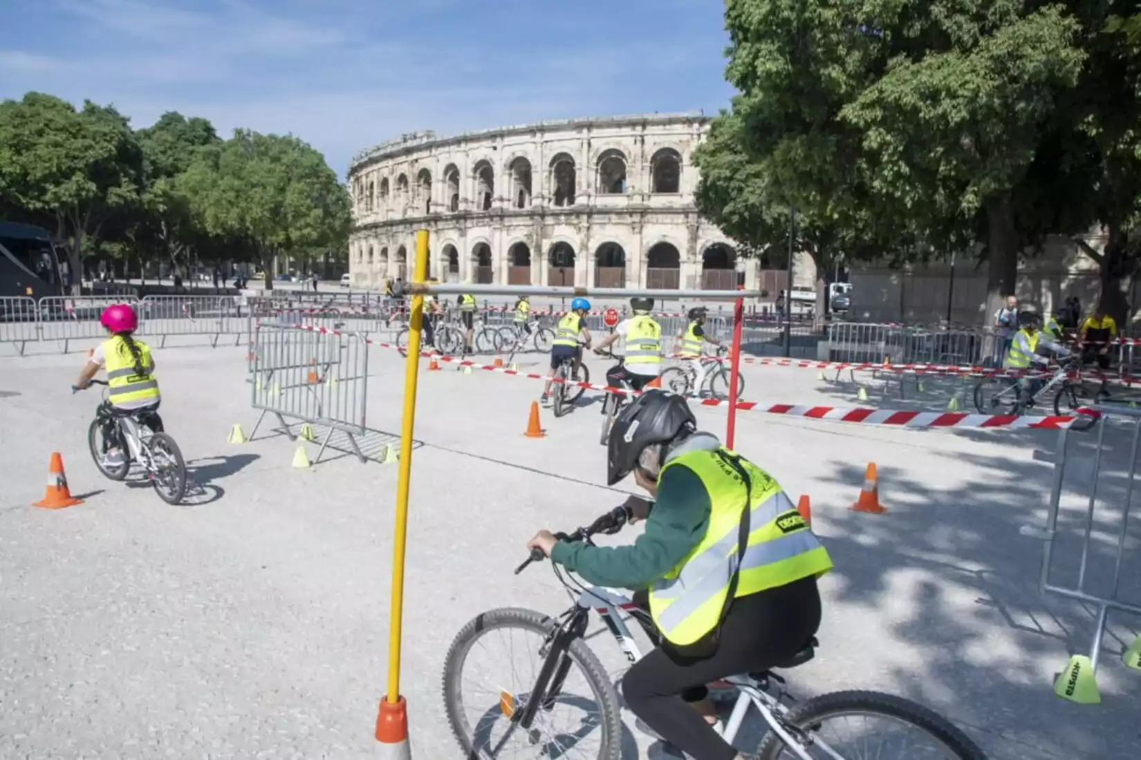 vélo cyclisme Nîmes enfants CM2 petit tour Nîmois