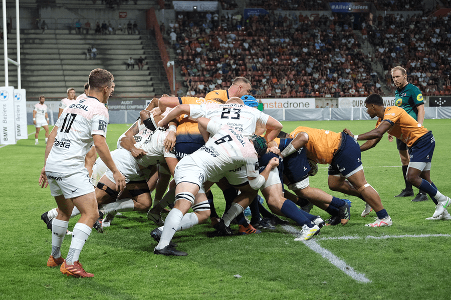 Les_avants_du_Montpellier_Hérault_Rugby_ont_poussé_les_Toulousains.png