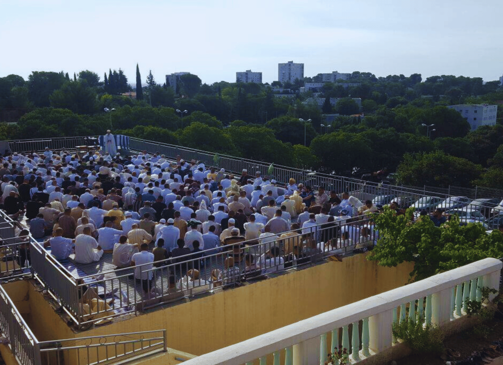 Mosquée Fermeture Accueil Collectif Social Nîmes Gard 