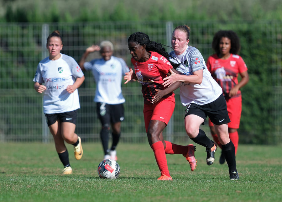 Nîmes_Olympiques_féminines.jpg