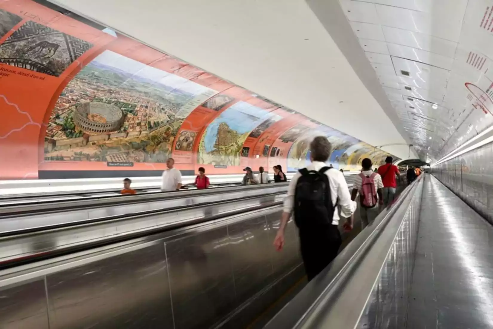 Nîmes ville antiquité culture archéologie saison scientifique métro tourisme paris