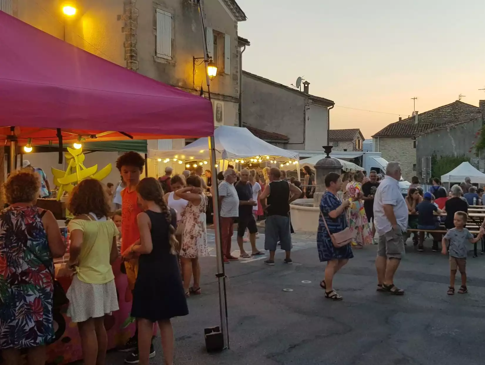 Saint-Hilaire-de-Brethmas marché nocturne