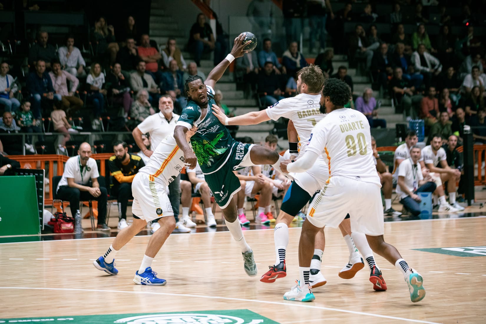 Sports Handball Transports Nîmes