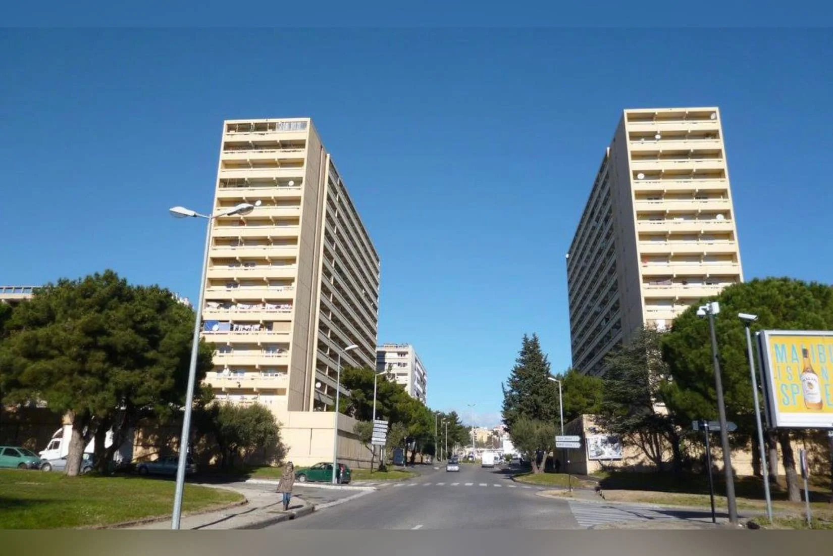 tour bâtiment destruction zup habitations pissevin déconstruite leréveildumidi