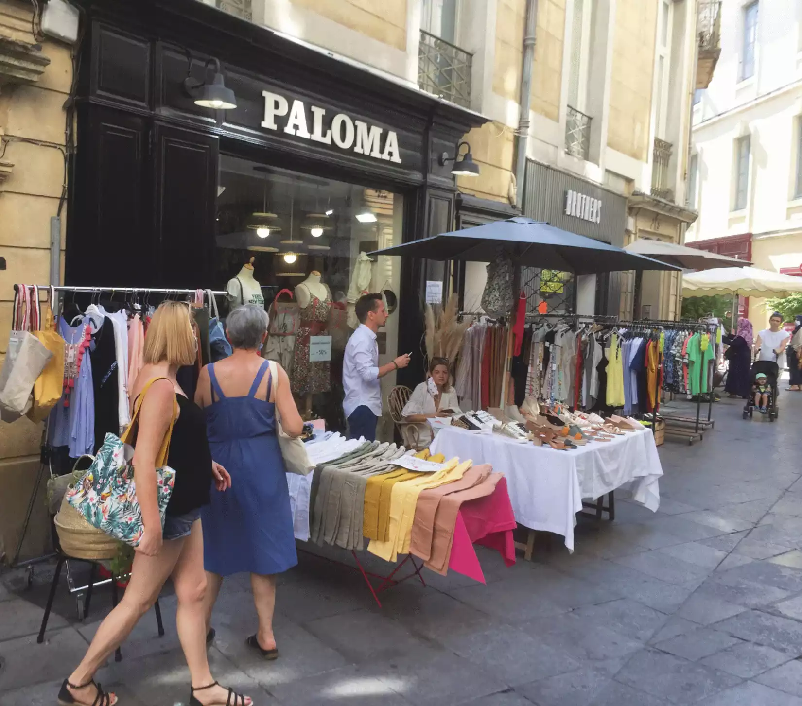 vid'boutik Nîmes commerces centre-ville braderie