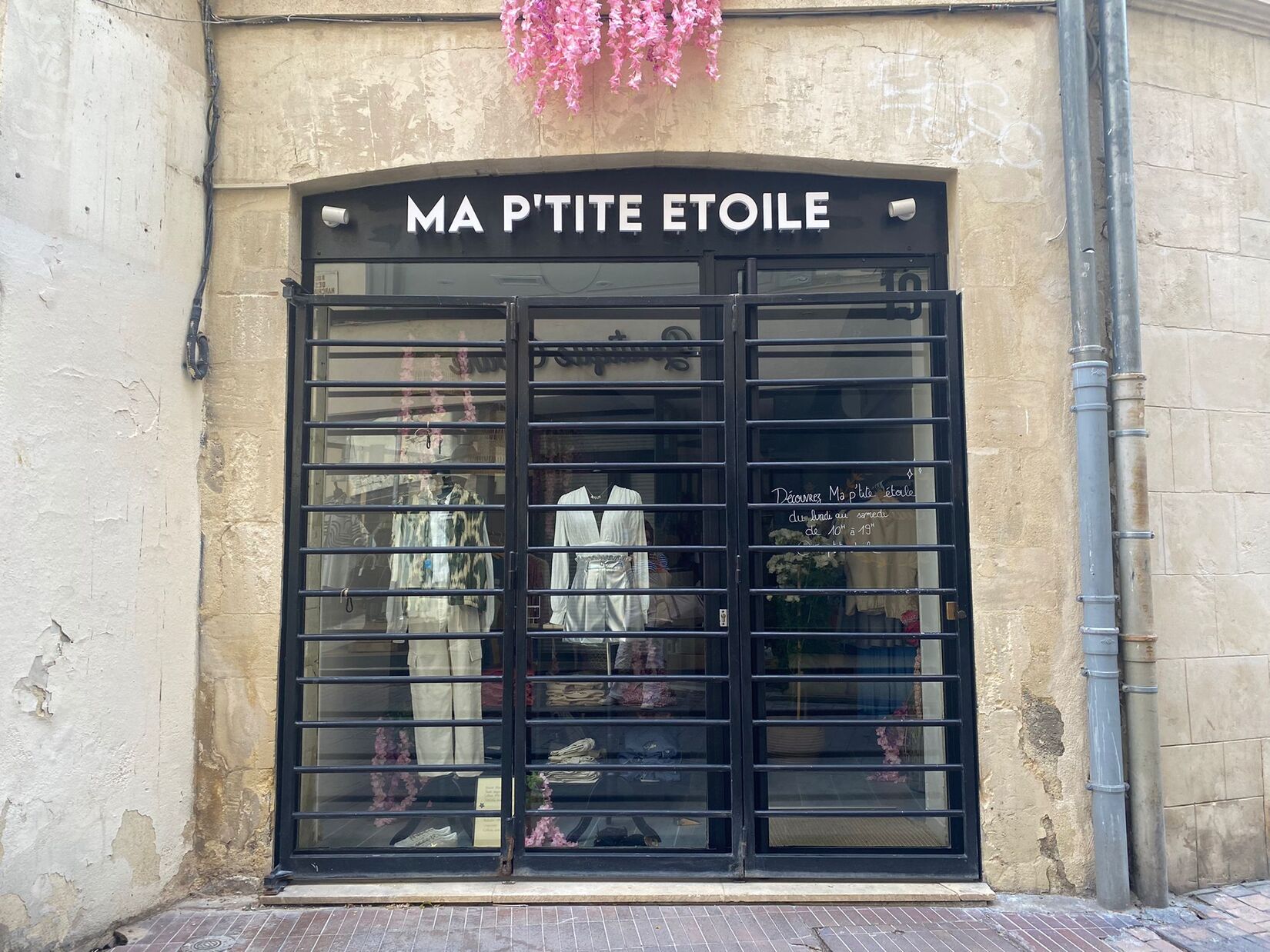 maptiteetoile_commerce_ouverture_inauguration_prêt-à-porter_vetements_mode_ruedesmarchands_nimes_reveildumidi