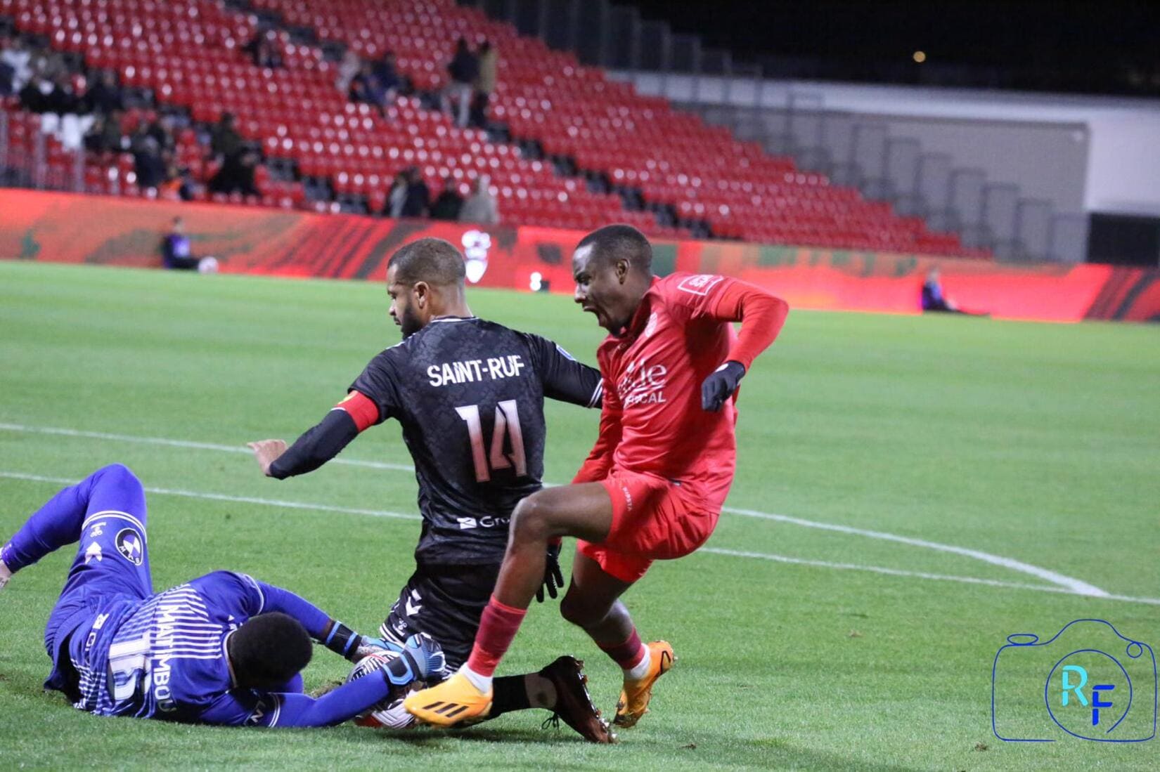 Nîmes Olympique - Red Star : une nouvelle défaite et une place de relégable Football Sports