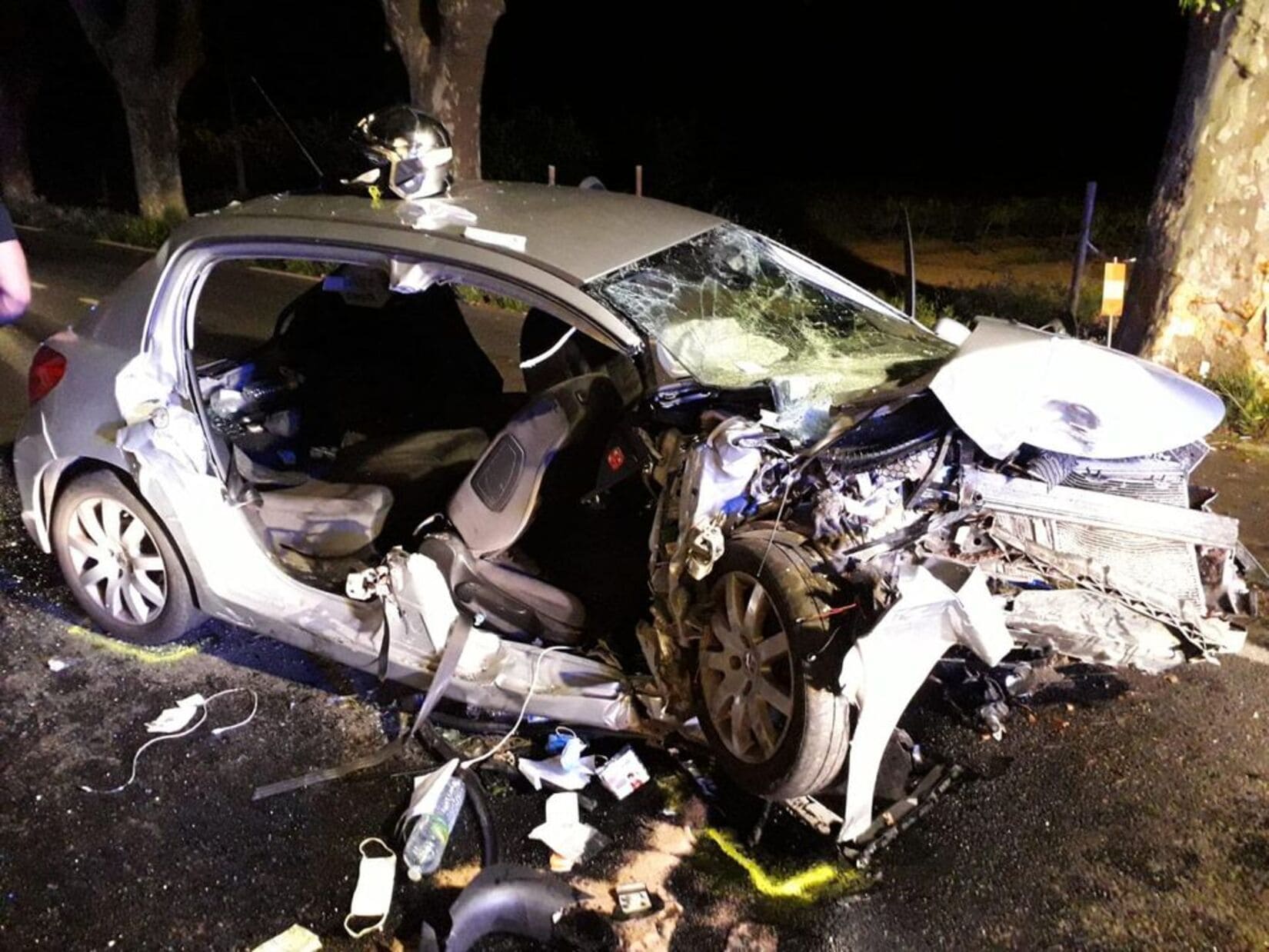 Platane, Gard, accident, Bagnols-sur-Cèze, enfant, 4 ans décède, meurt, mort, voiture, mère, blessée