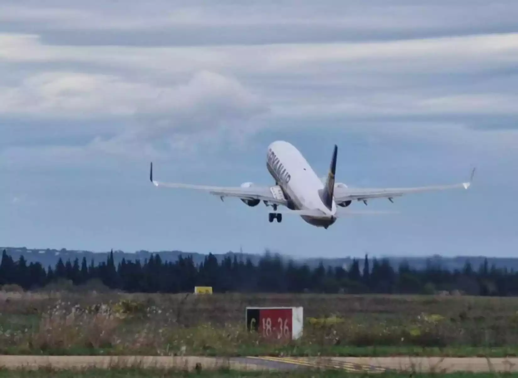 aeroport nimes métropole avion hub européen agglomération