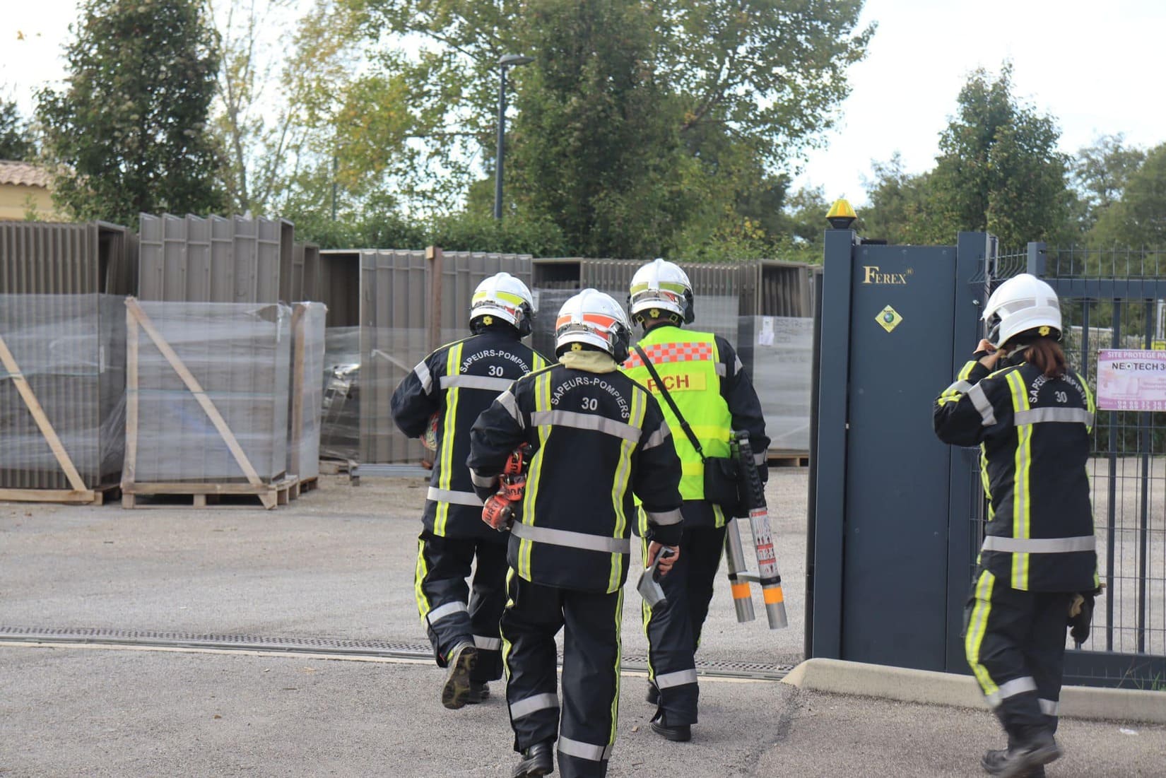 feu de végétation commune Gard Nîmes 