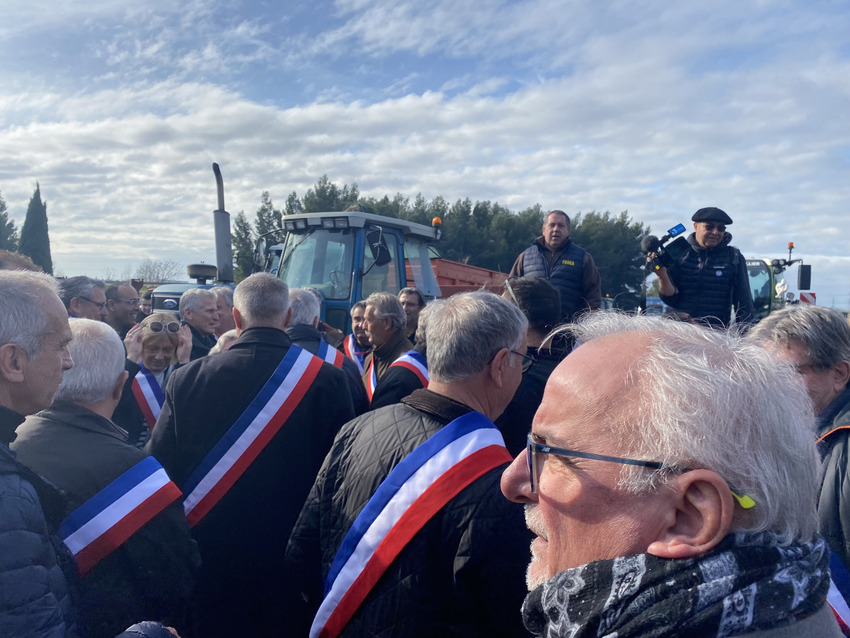 agriculteurs_nimes_autoroute_blocage_lereveildumidi