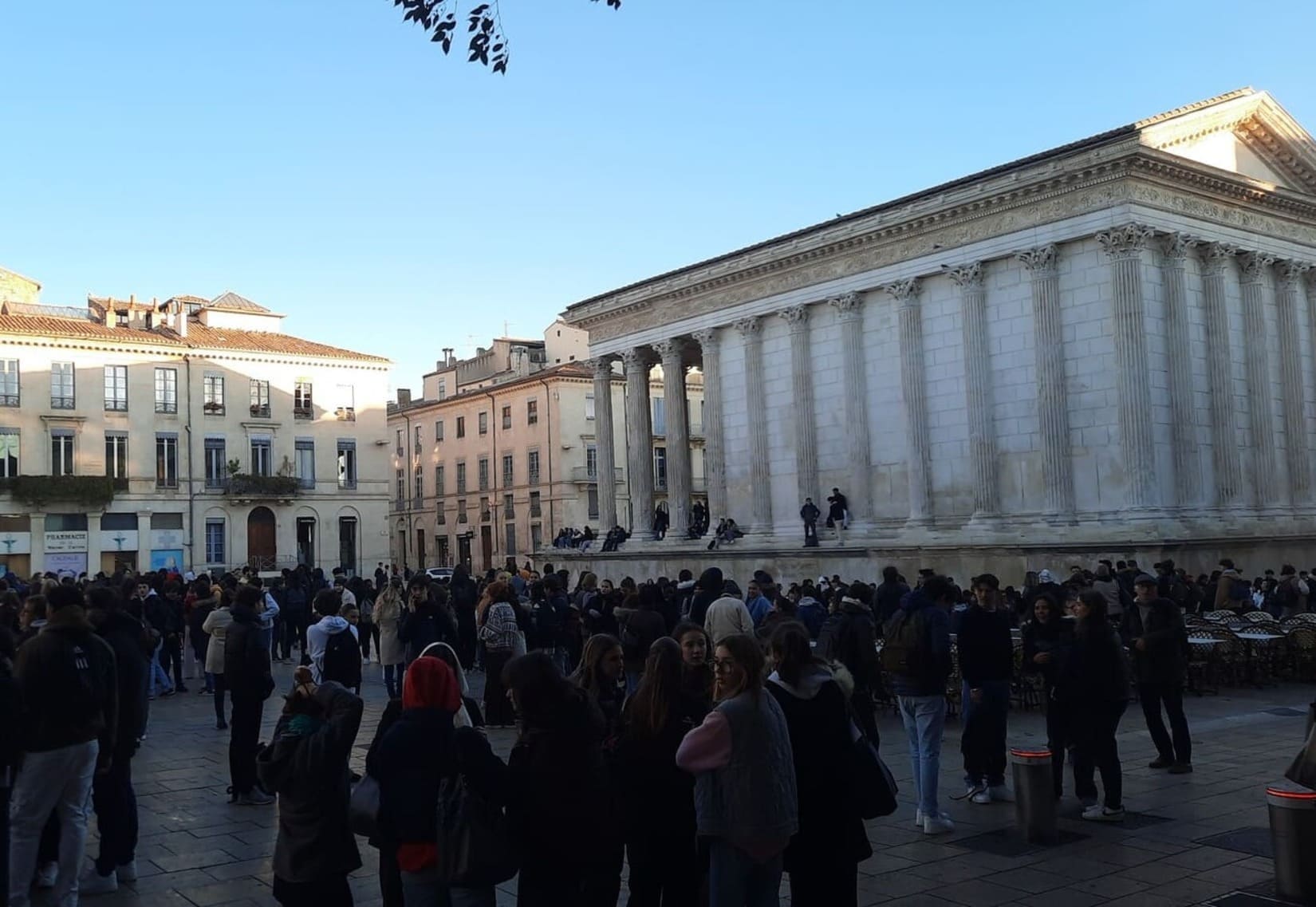 alerte bombe Nîmes lycée Dauder