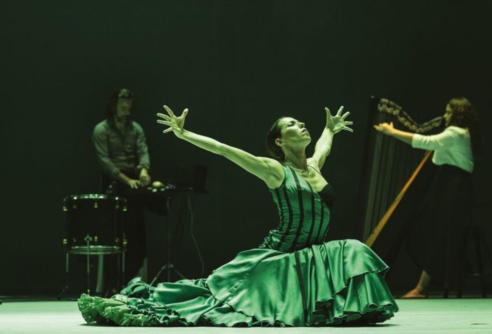 anamorales_theatredenimes_danse_festivaldeflamenco_flamenco_danseuse_nimes_spectacle_choregraphie_peculiar_elchoro_choregraphe_prixnationaldedanse2022_culture_artiste_reveildumidi