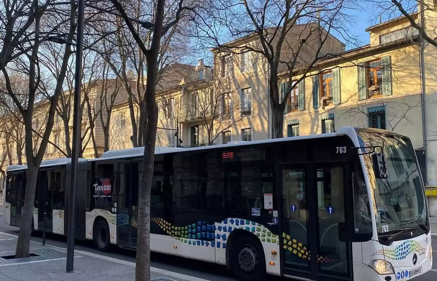 bus tango pissevin paintball caillassé nîmes gard