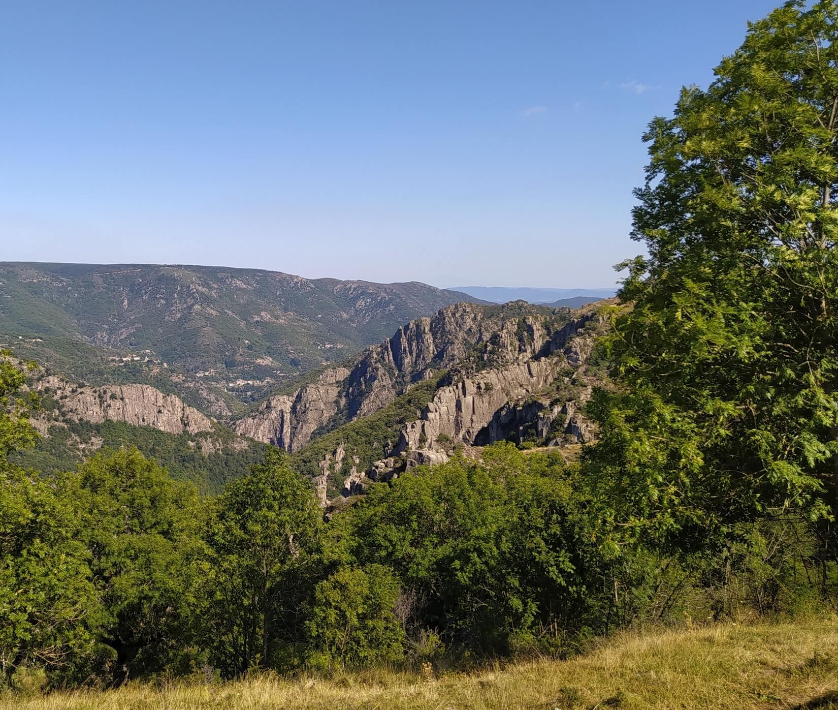 Projet de camp militaire-Vallée cévenole-Larzac-Réveil du Midi