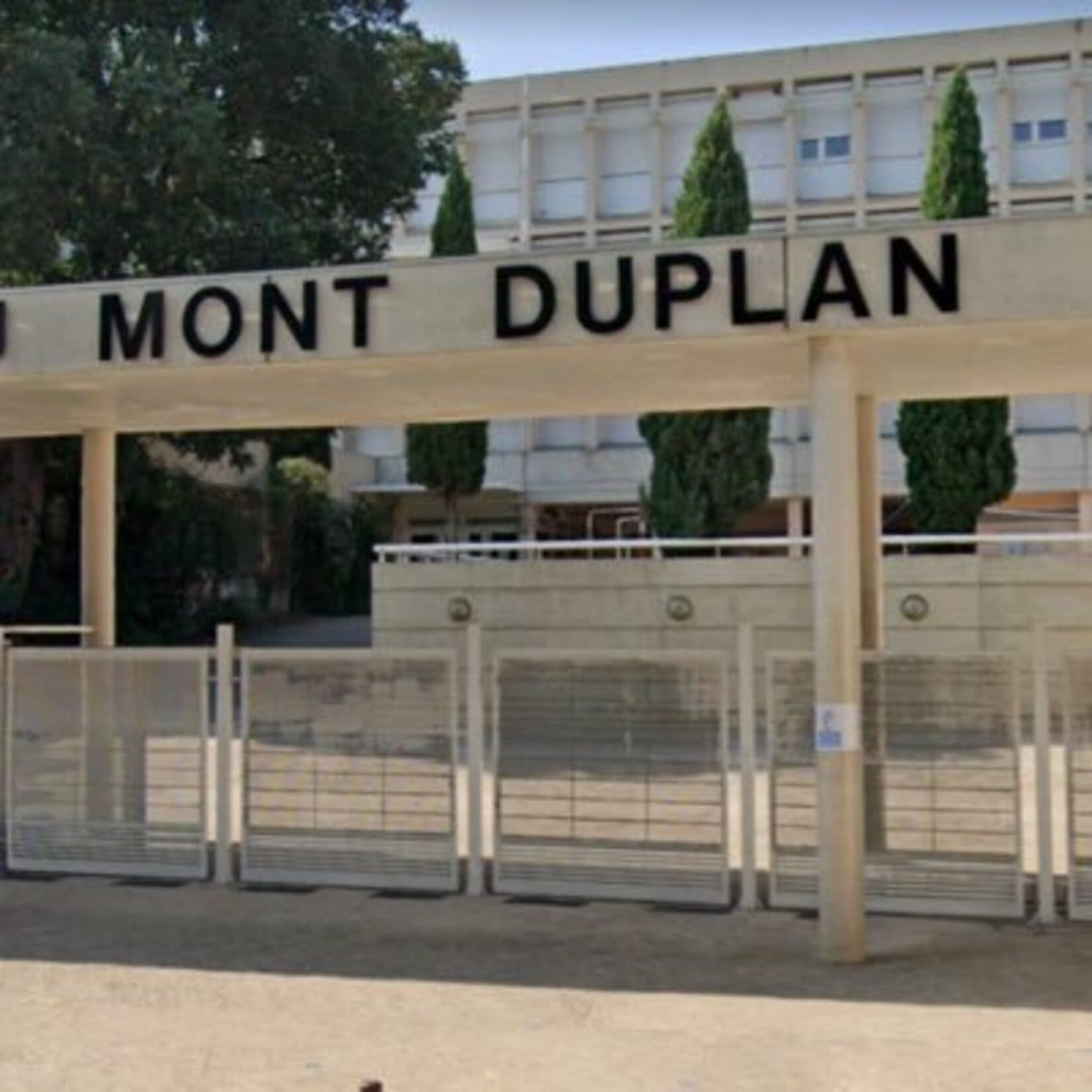 Collège Nîmes violence mineur CPE GAV