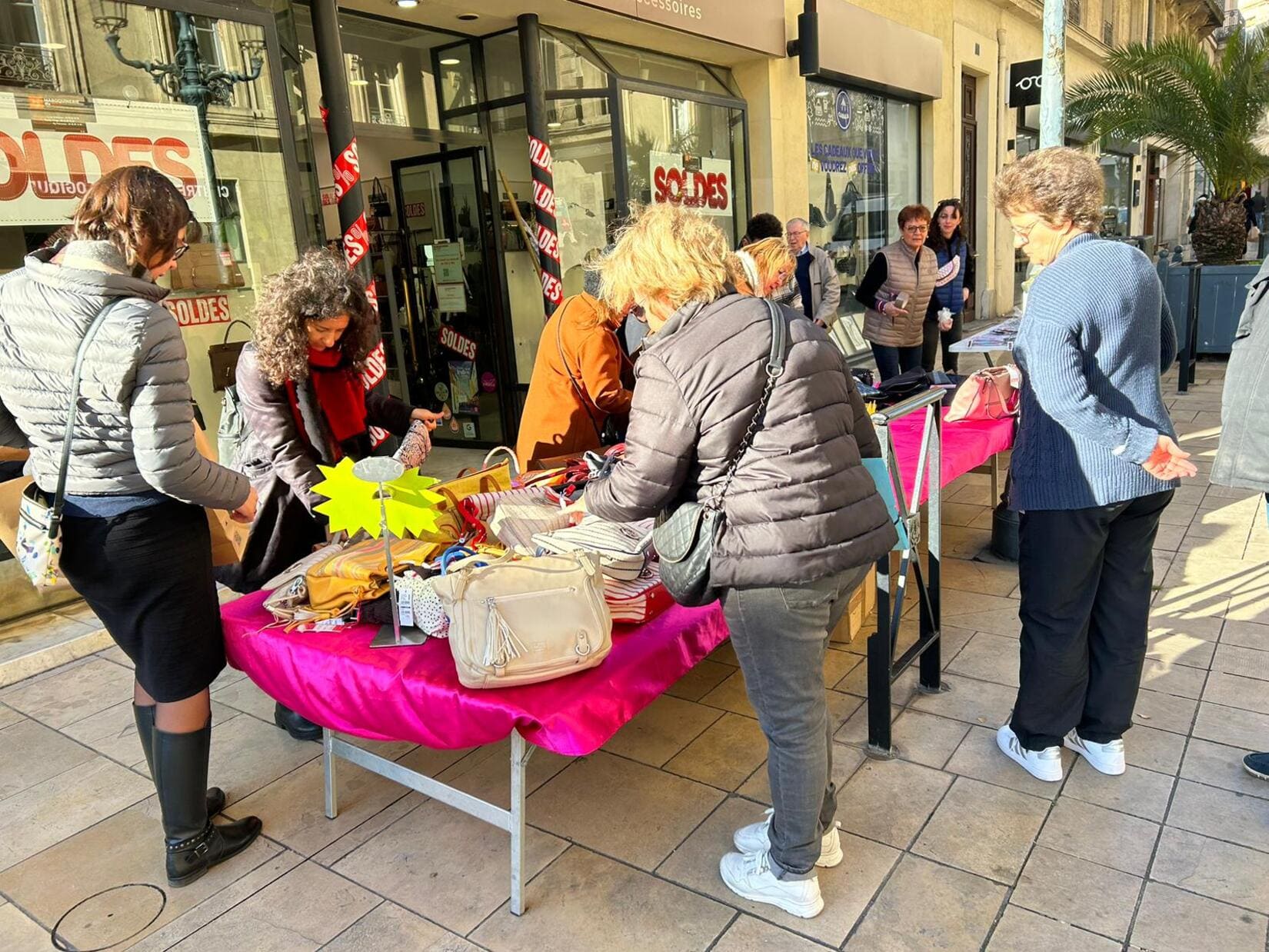 commerces Nîmes braderie commerçants soldes