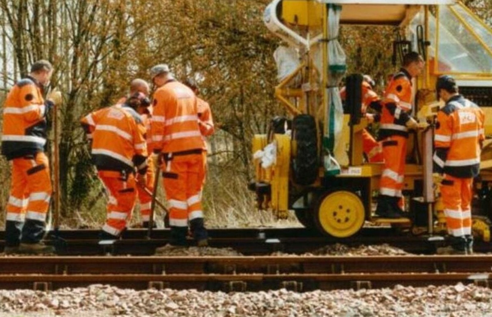 débroussaillage_transport_désenclavement_sncf_gare_voie_ferrée_rails_bessèges_alès