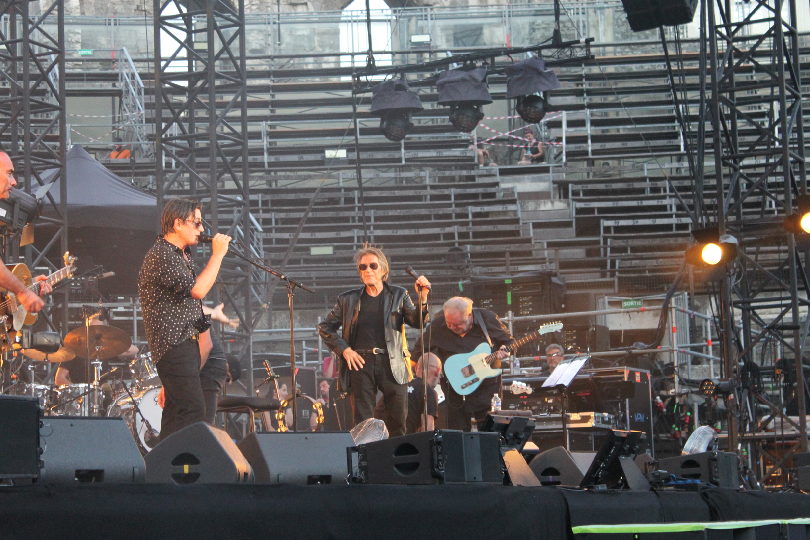 dutronc&dutronc_thomasdutronc_jacquesdutronc_festivaldenimes_arenesdenimes_concert_reveildumidi