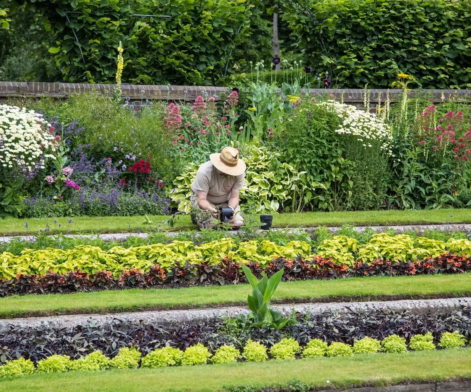 fête jardiniers bagnols gard evenement jardin habitants