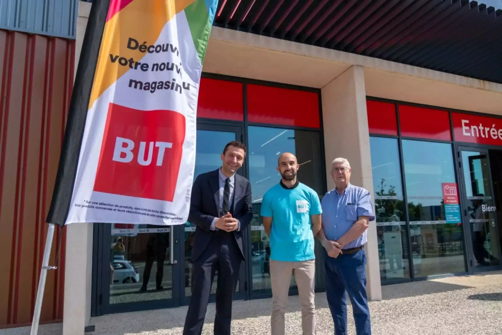 Magasin BUT Beaucaire Inauguration Nouveau Enseigne