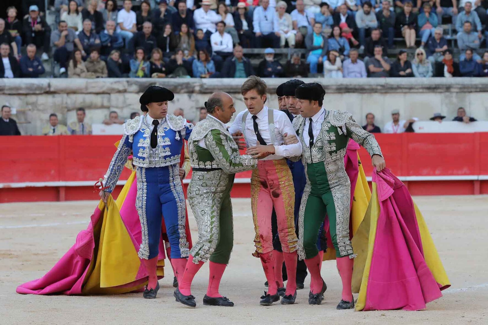 feriadesvendanges_nimes_corrida_arenesdenimes_simoncasas_juanleal_elrafi_reveildumidi