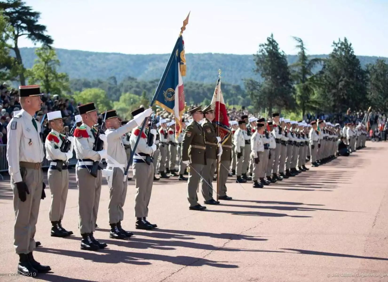 legion etrangere camerone commemoration nimes gard legionnaires defilé kermesse evenement