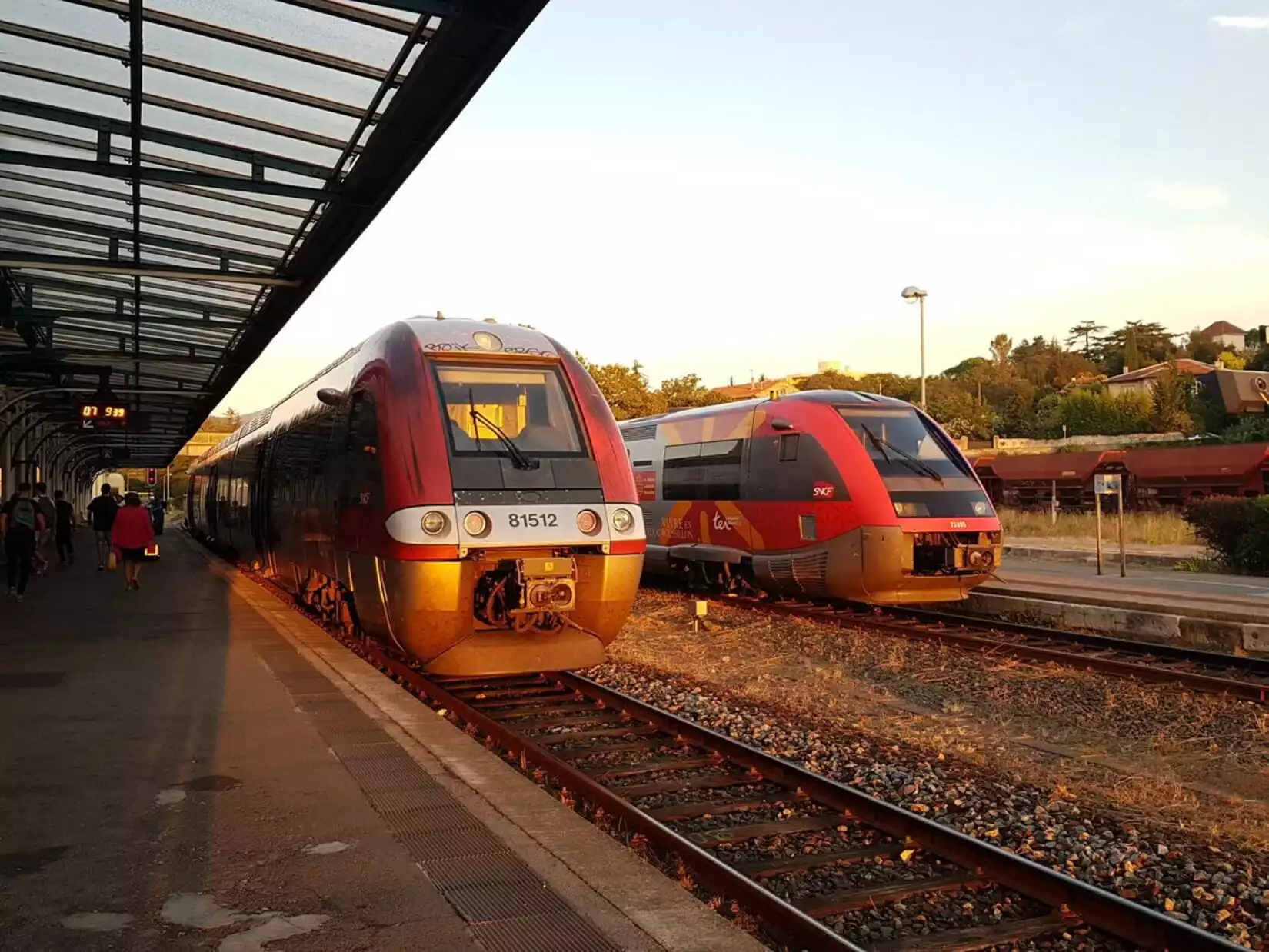 manduel jeune fille adolescente décède train percutée vélo ter Gard