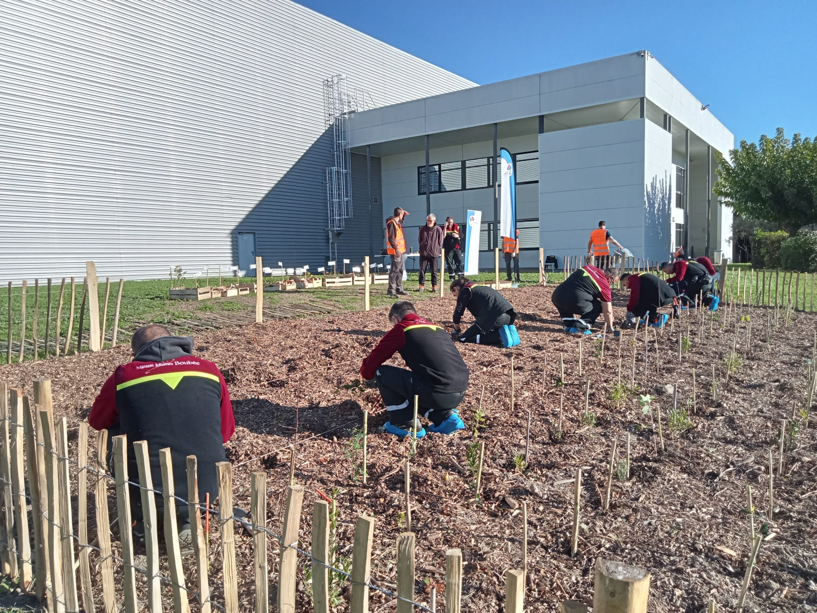 Nîmes Métropole poursuit la plantation des micro-forêts sur 6 nouveaux sites