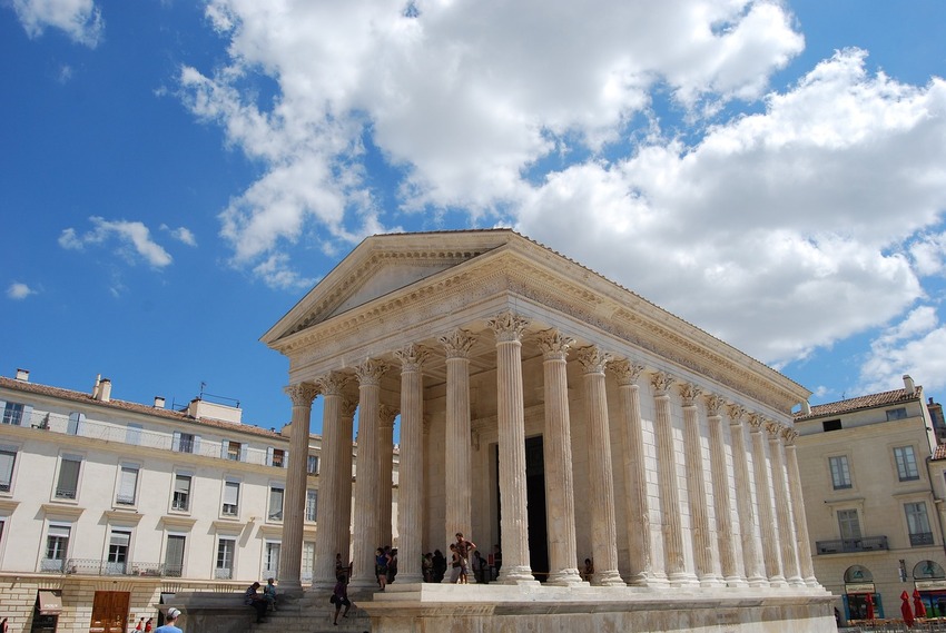 nimes tourisme touriste etrangers le reveil du midi