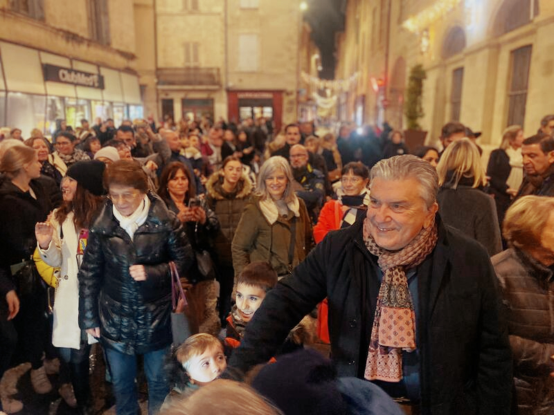 noel_nimes_hoteldeville_illuminations_fournier_fetesdenoel_ecusson_reveildumidi.jpg