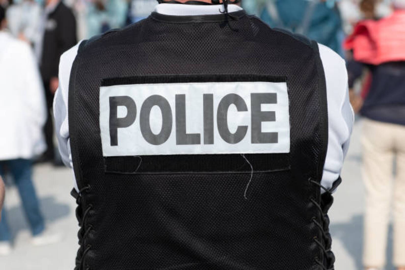 police morsure couteau agression mord